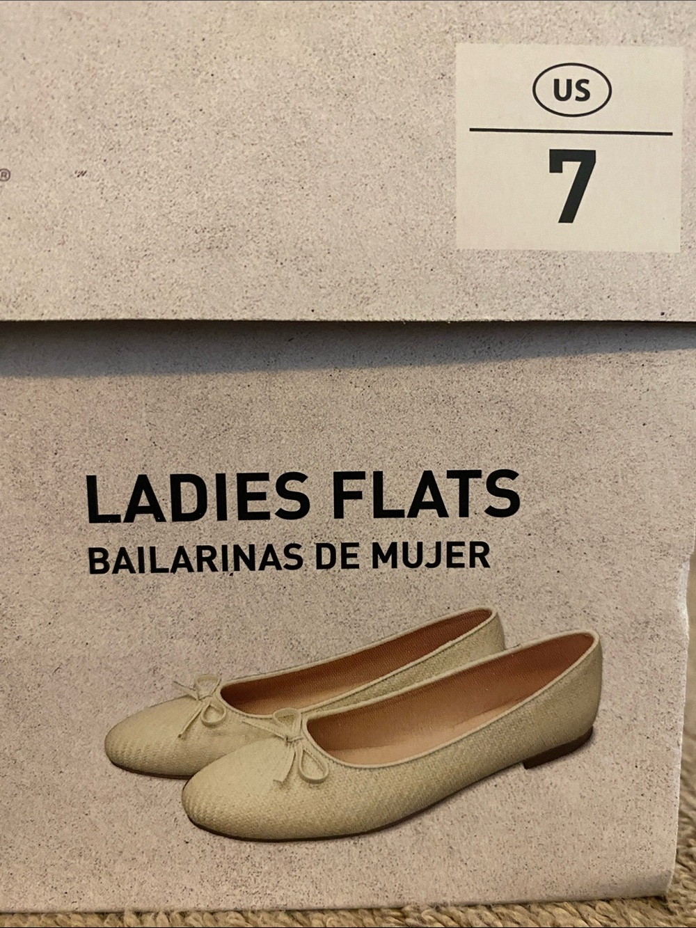 Flat shoes